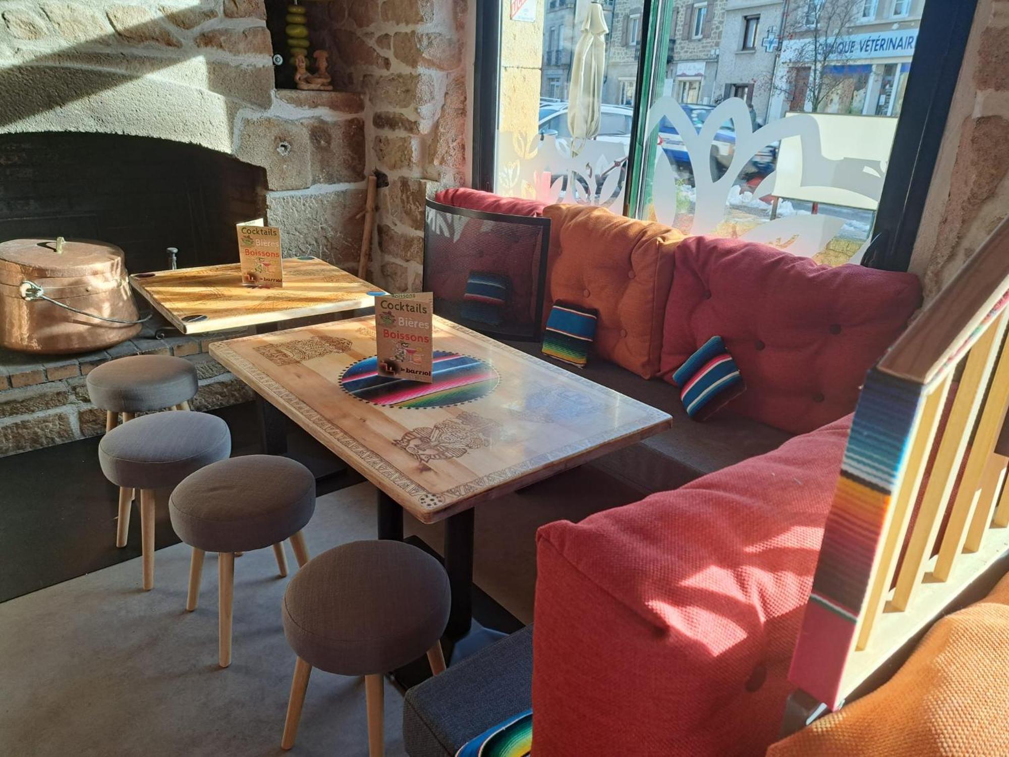 Hotel Le Barriol Saint-Julien-Chapteuil Esterno foto