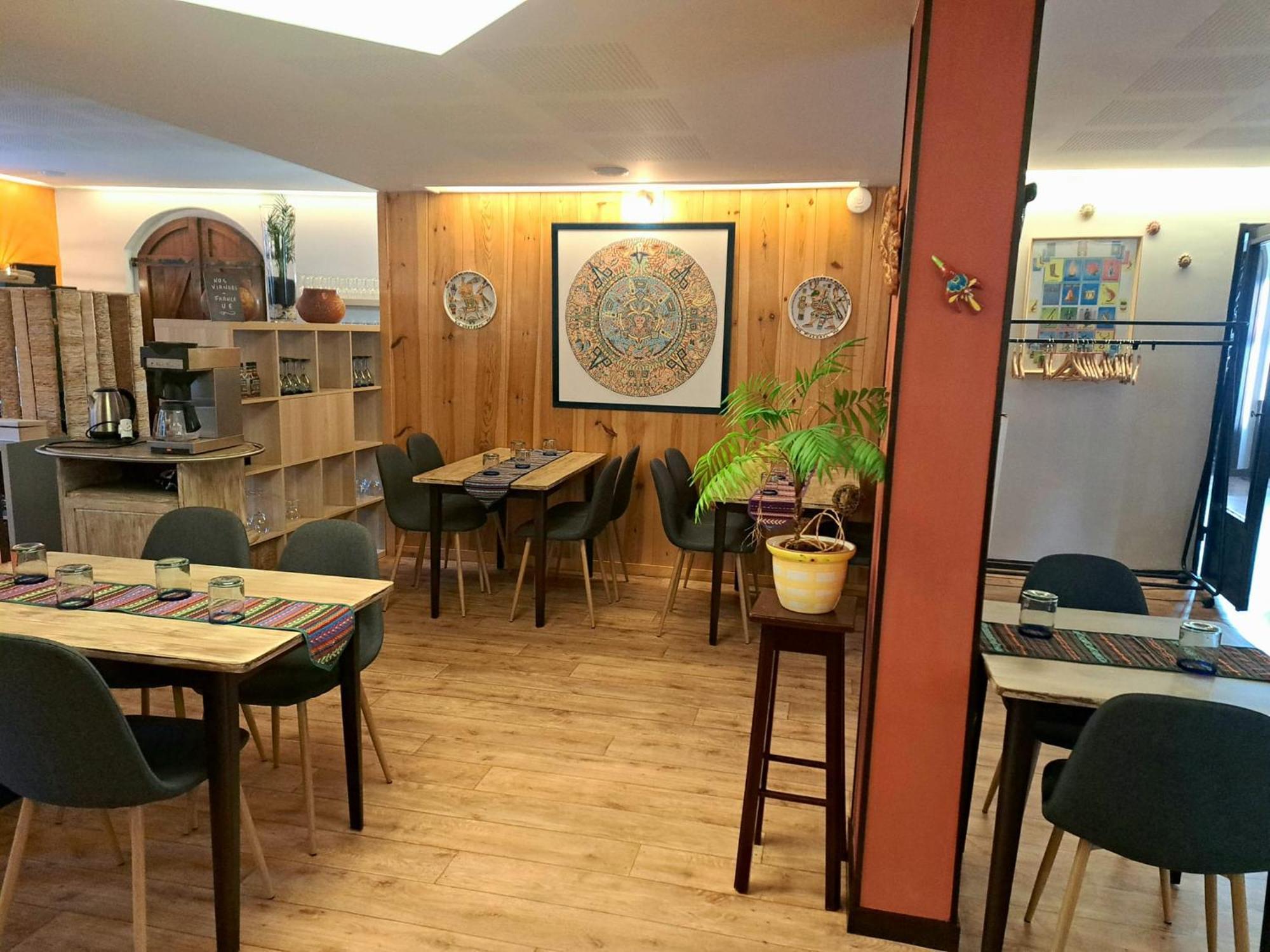 Hotel Le Barriol Saint-Julien-Chapteuil Esterno foto