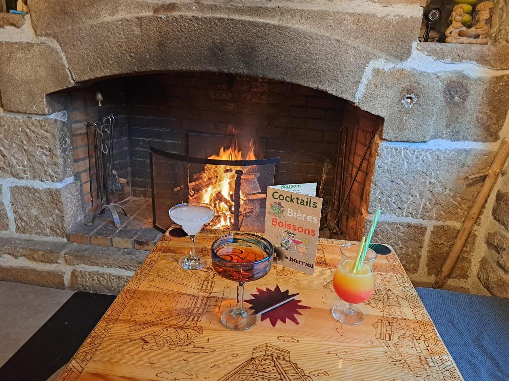 Hotel Le Barriol Saint-Julien-Chapteuil Esterno foto