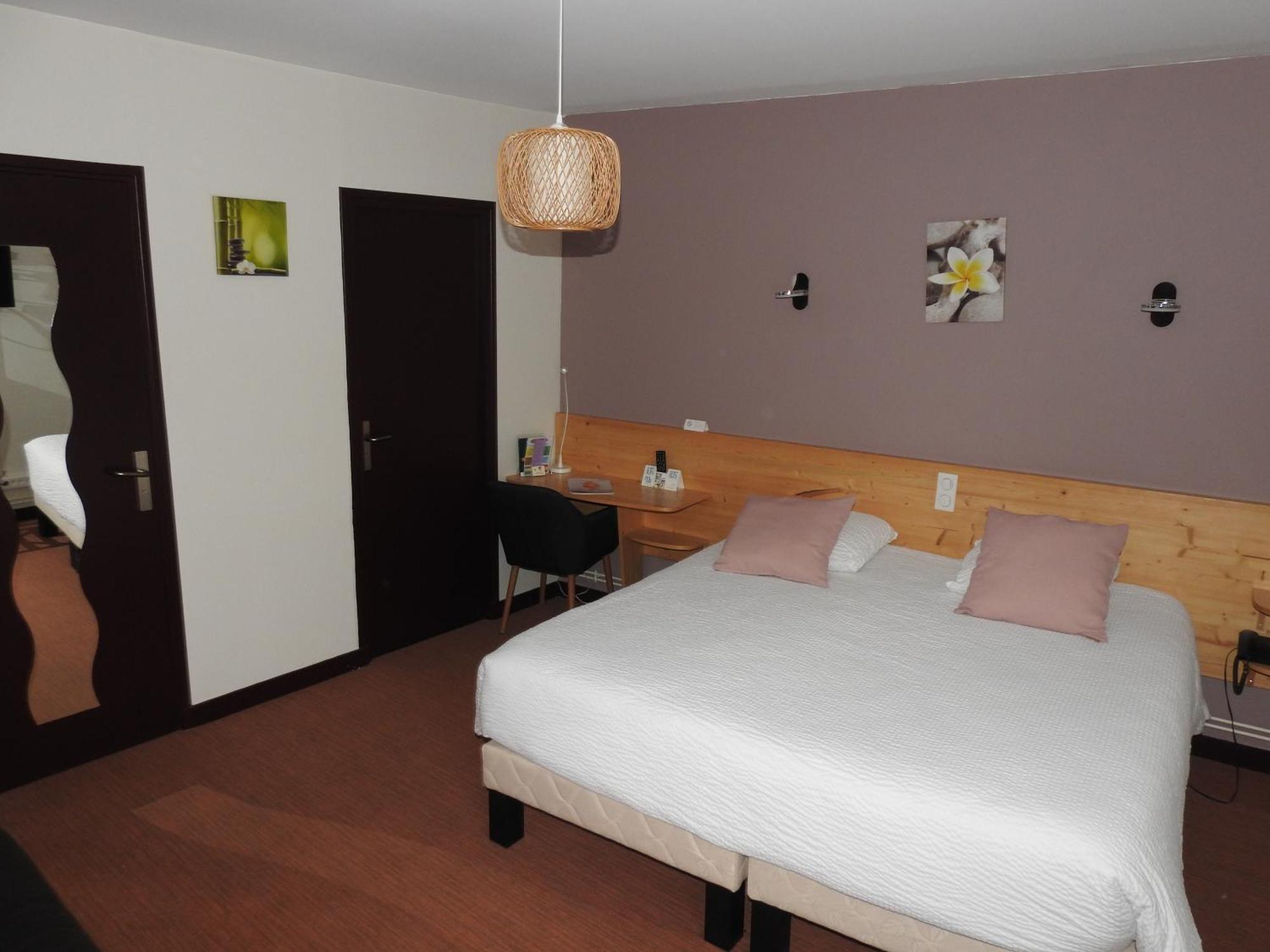Hotel Le Barriol Saint-Julien-Chapteuil Esterno foto