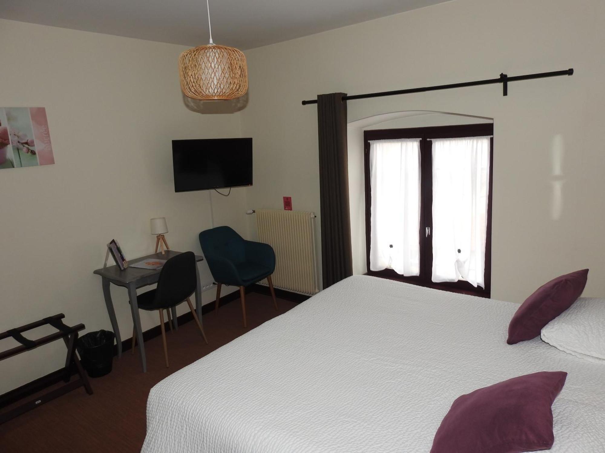 Hotel Le Barriol Saint-Julien-Chapteuil Esterno foto