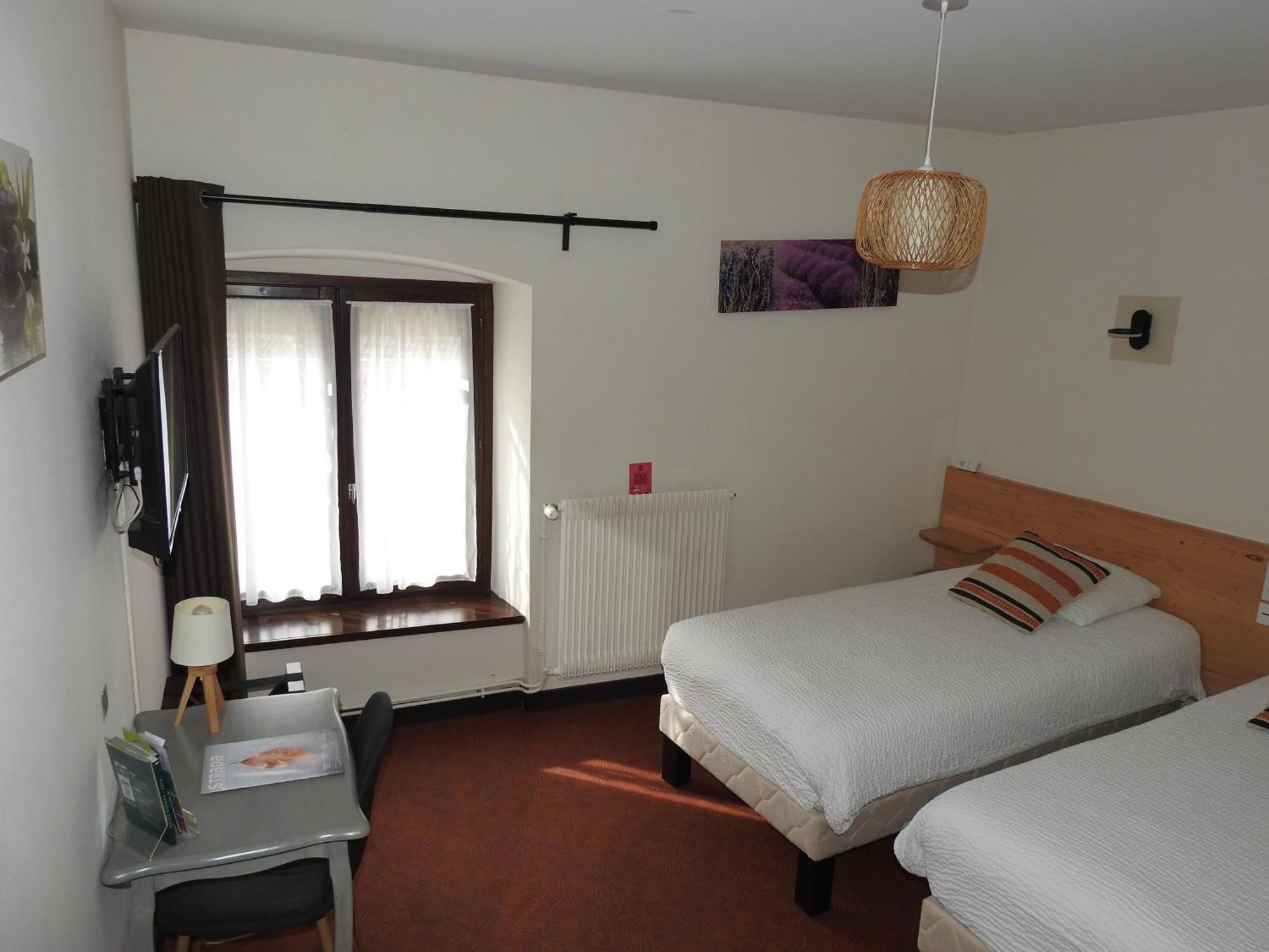 Hotel Le Barriol Saint-Julien-Chapteuil Esterno foto