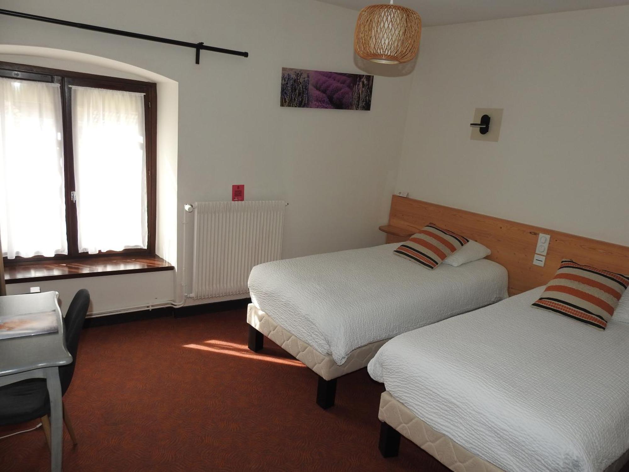 Hotel Le Barriol Saint-Julien-Chapteuil Esterno foto