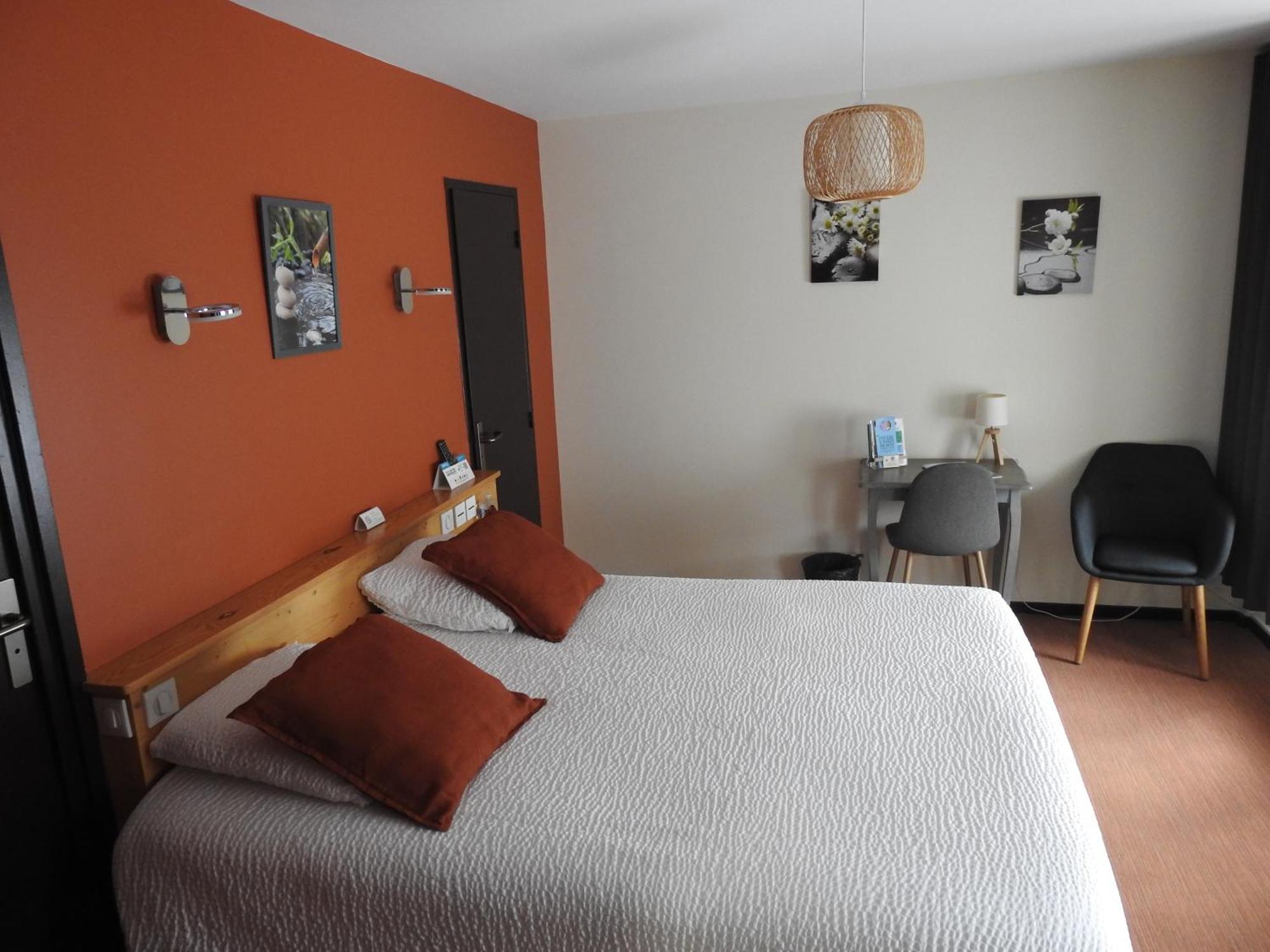Hotel Le Barriol Saint-Julien-Chapteuil Esterno foto