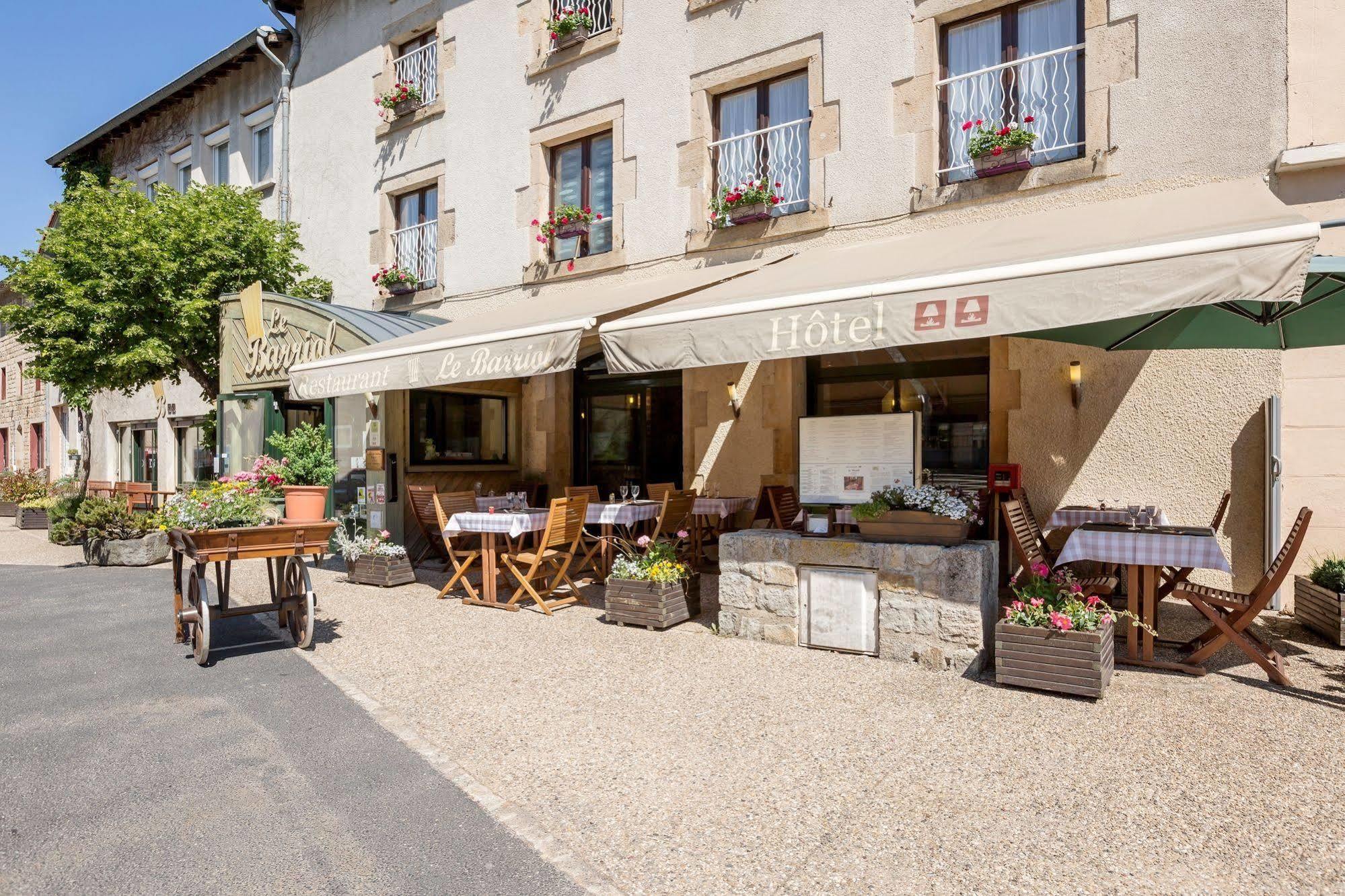 Hotel Le Barriol Saint-Julien-Chapteuil Esterno foto