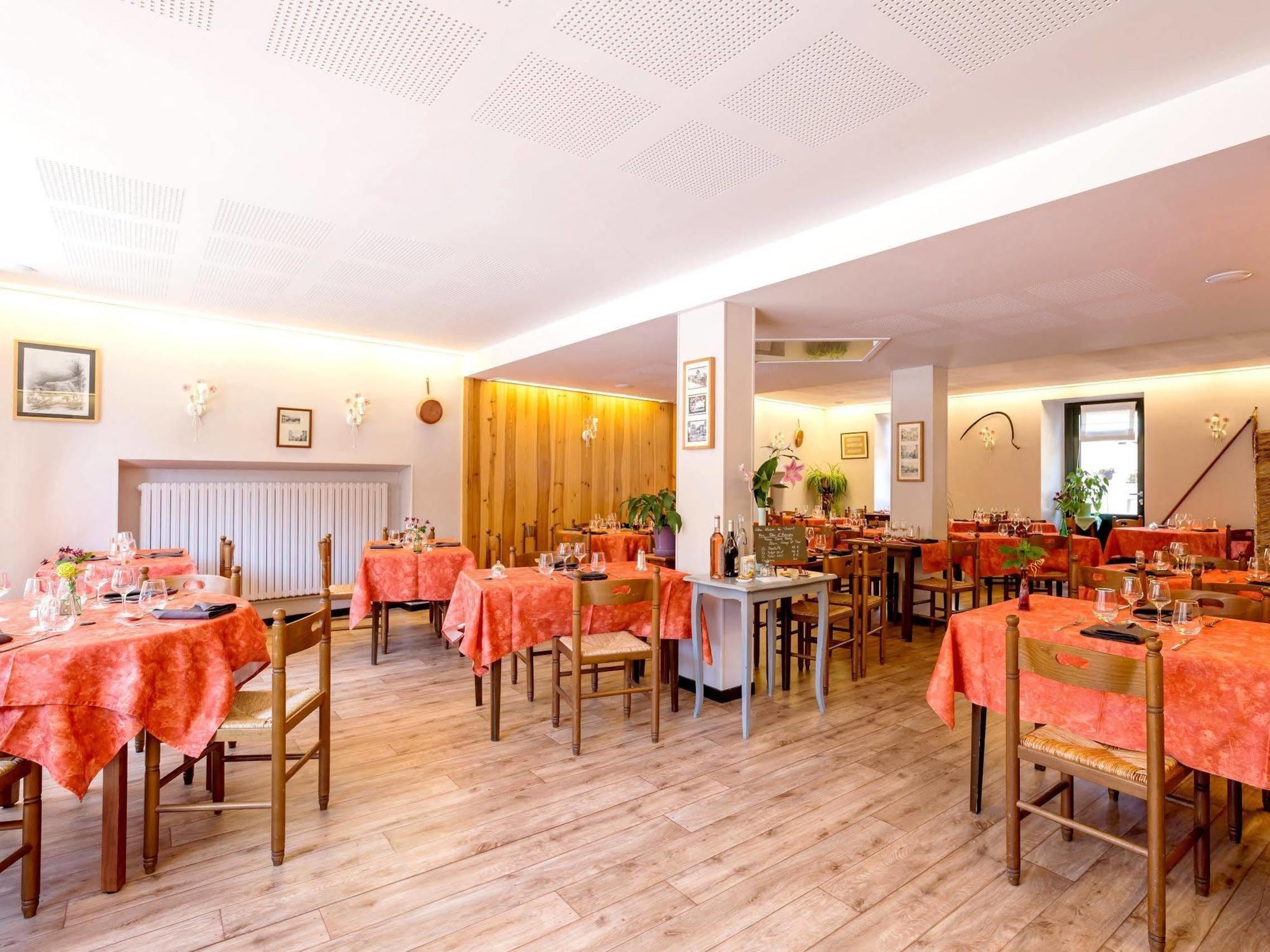 Hotel Le Barriol Saint-Julien-Chapteuil Esterno foto