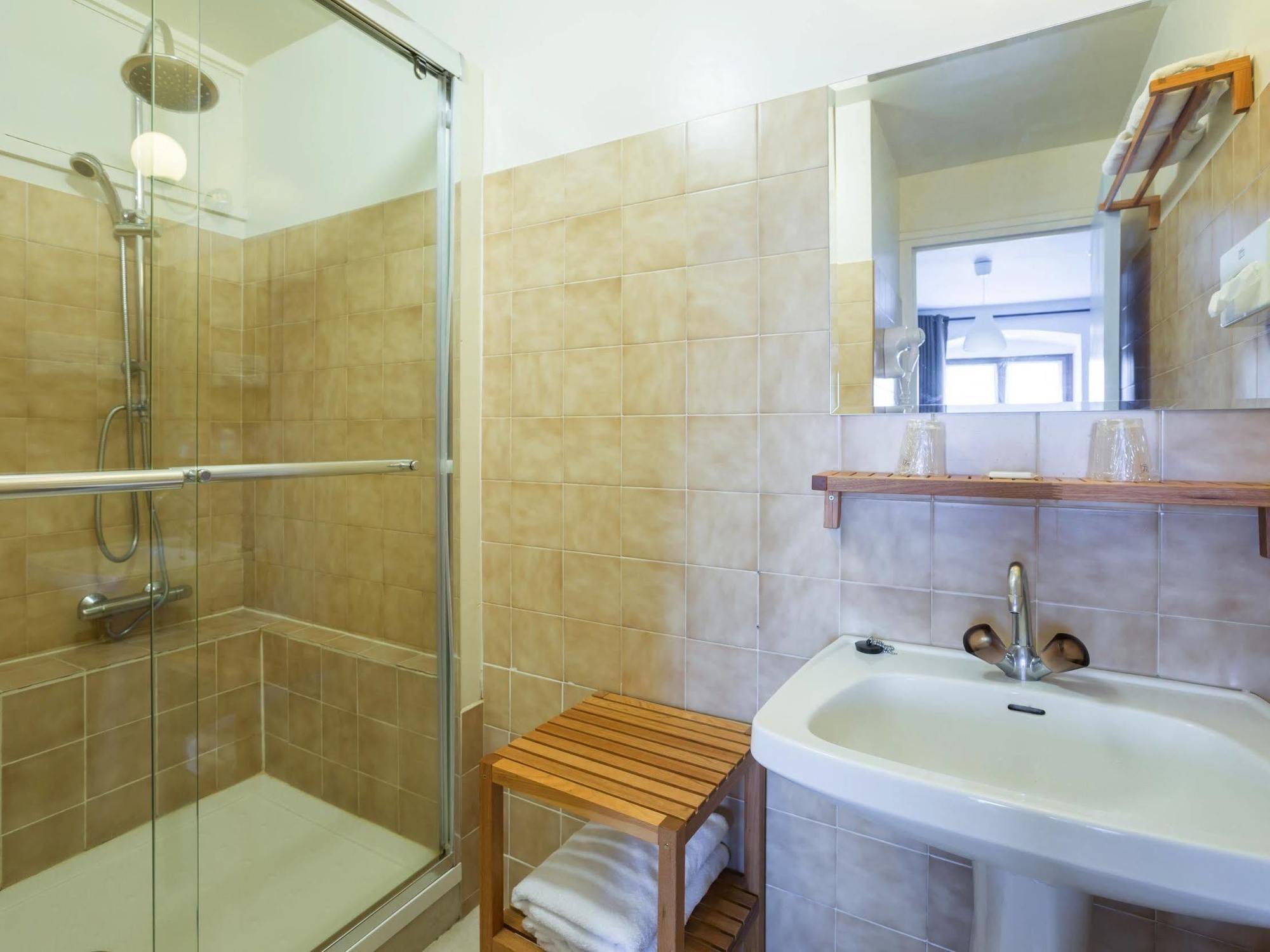 Hotel Le Barriol Saint-Julien-Chapteuil Esterno foto