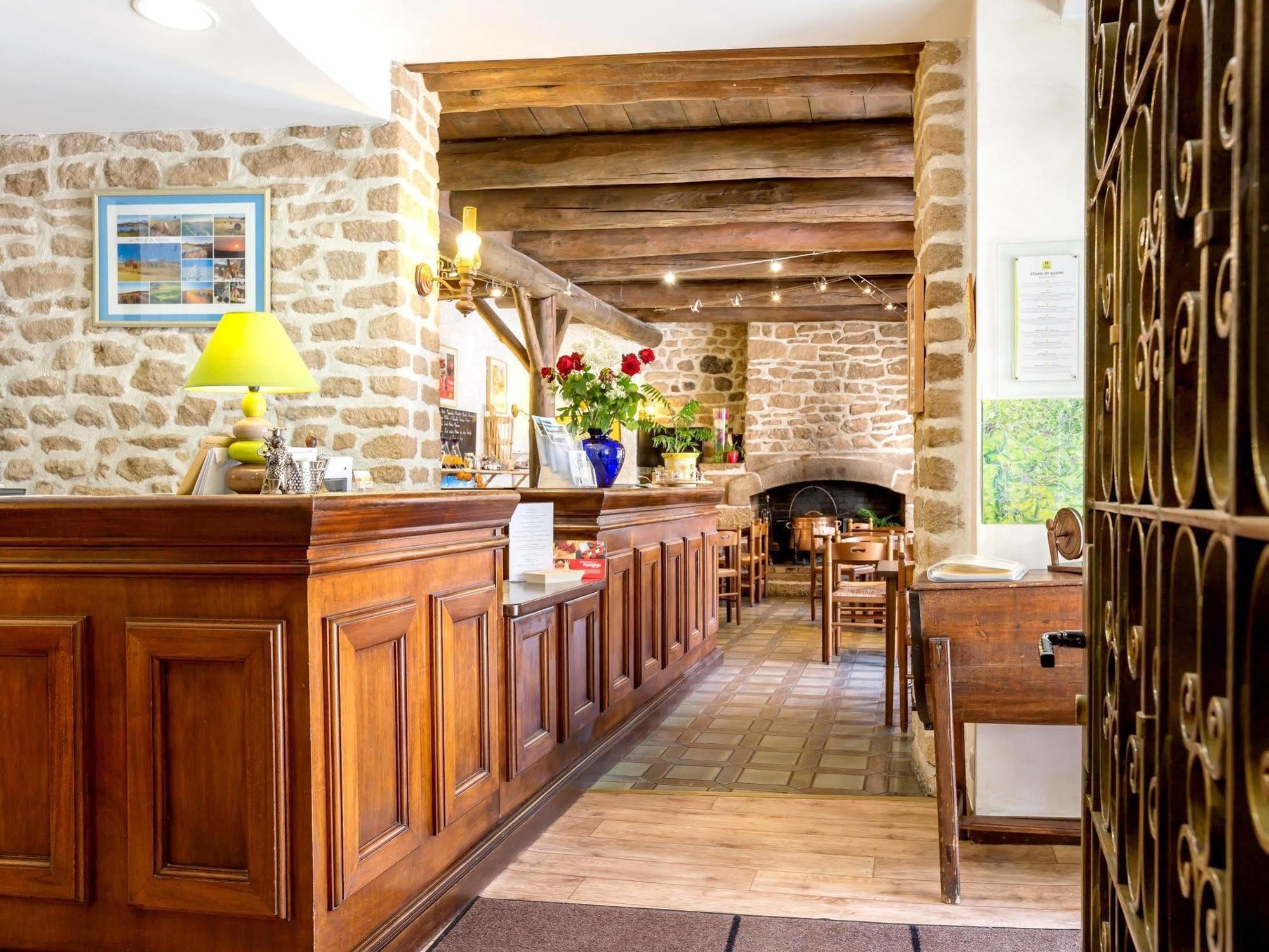 Hotel Le Barriol Saint-Julien-Chapteuil Esterno foto