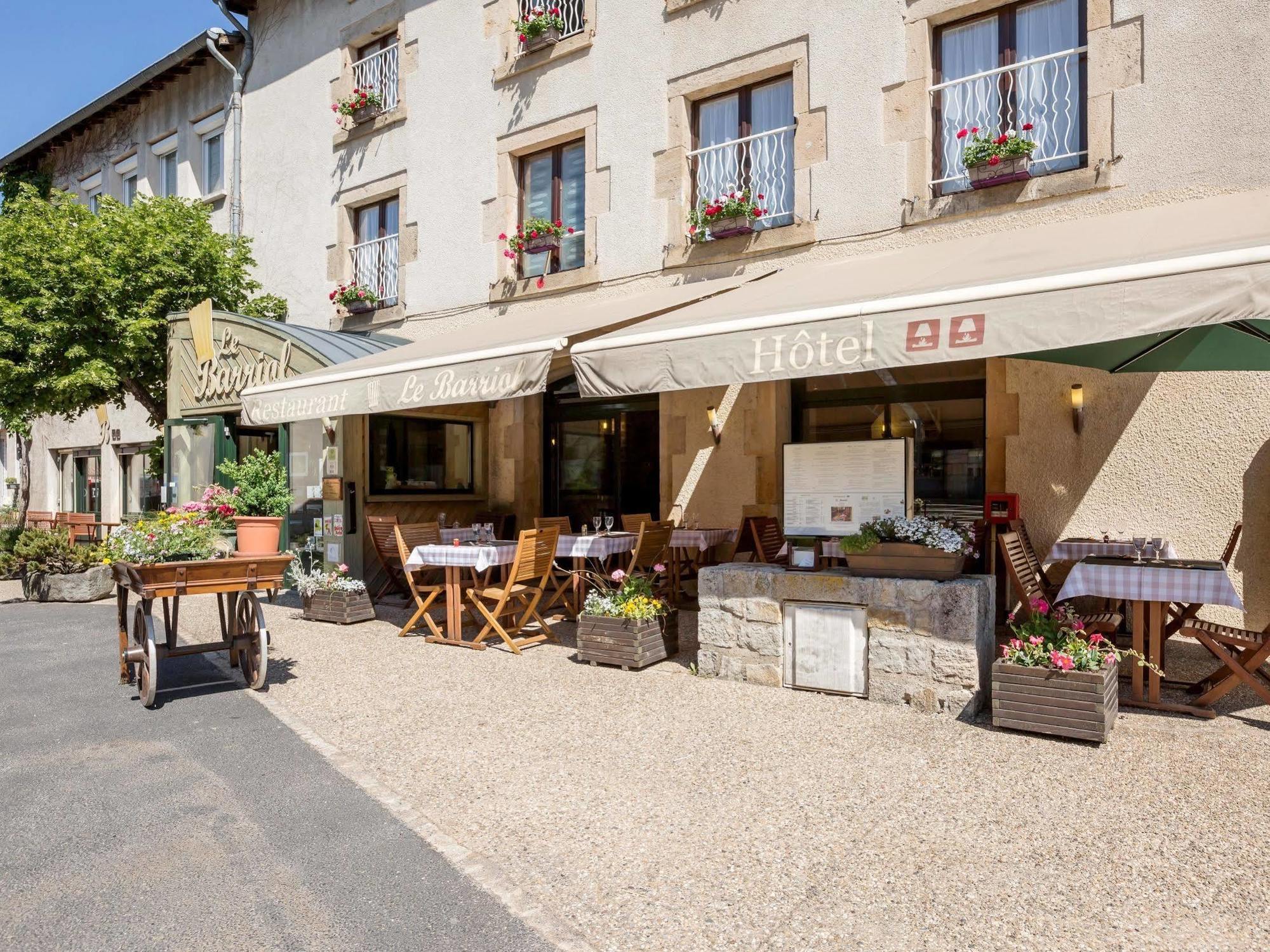 Hotel Le Barriol Saint-Julien-Chapteuil Esterno foto
